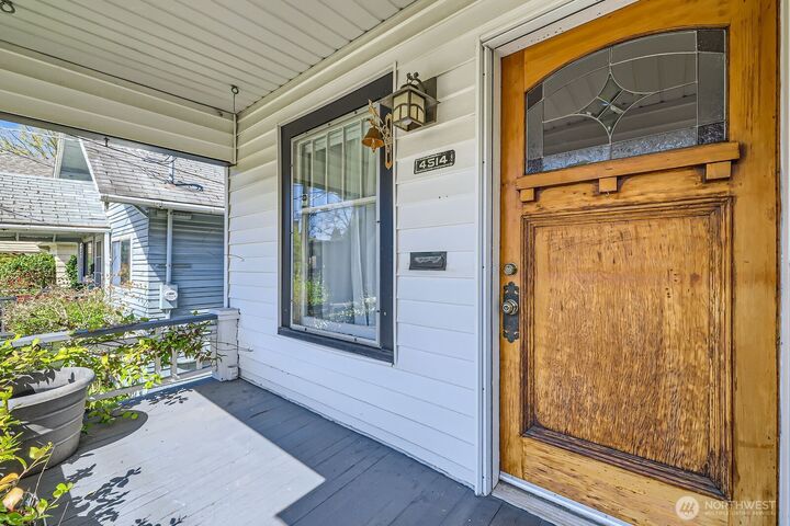 Property Photo:  4514 S Lucile Street  WA 98118 