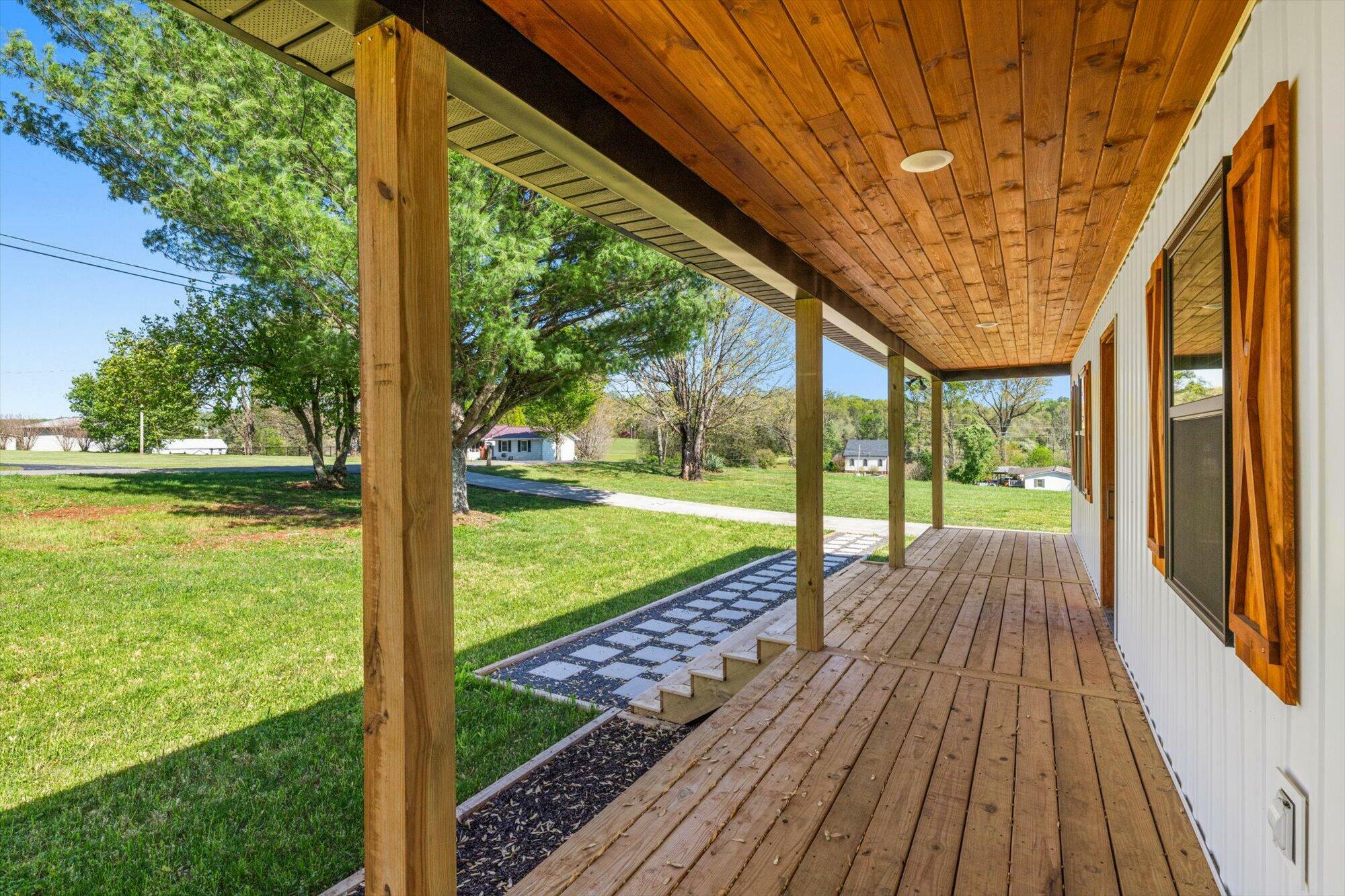 Property Photo: 504 County Road 709 TN 37370
