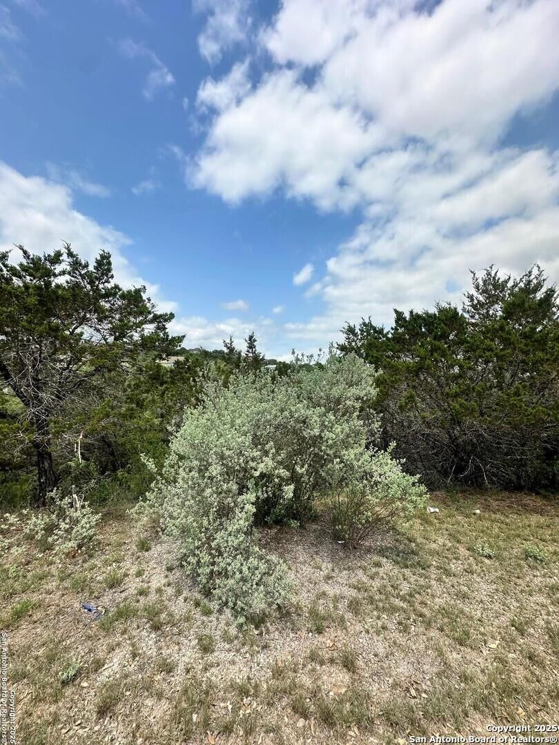 Property Photo:  5 Trophy Rdg  TX 78258 