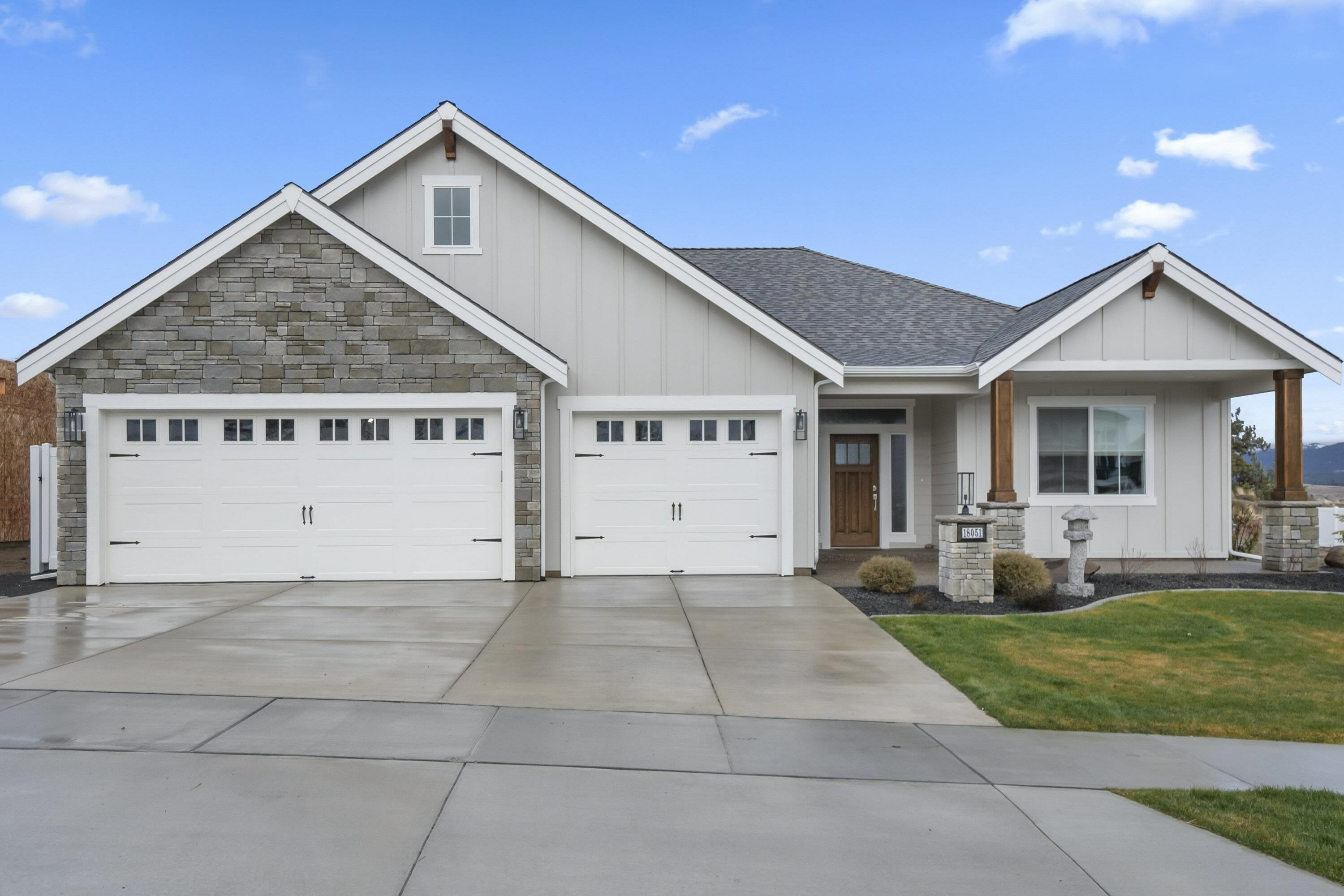 Property Photo: 18051 E Wind Rose Ct WA 99016