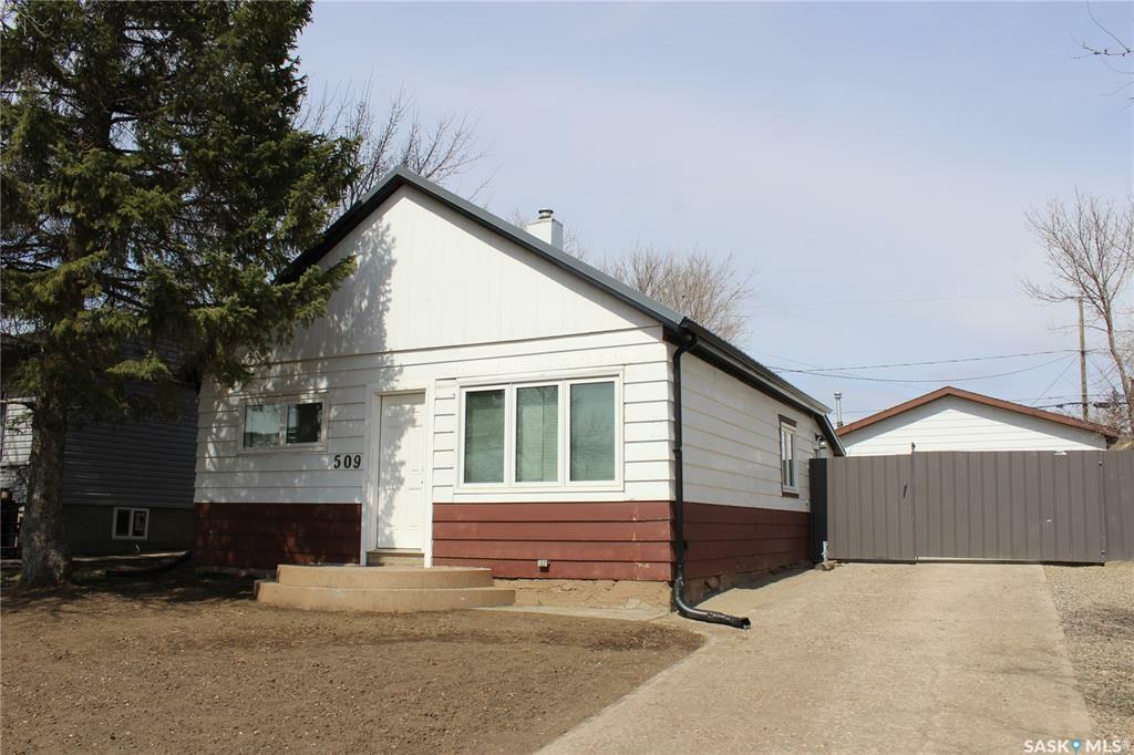 Property Photo: 509 2nd Street SK S4A 0K6