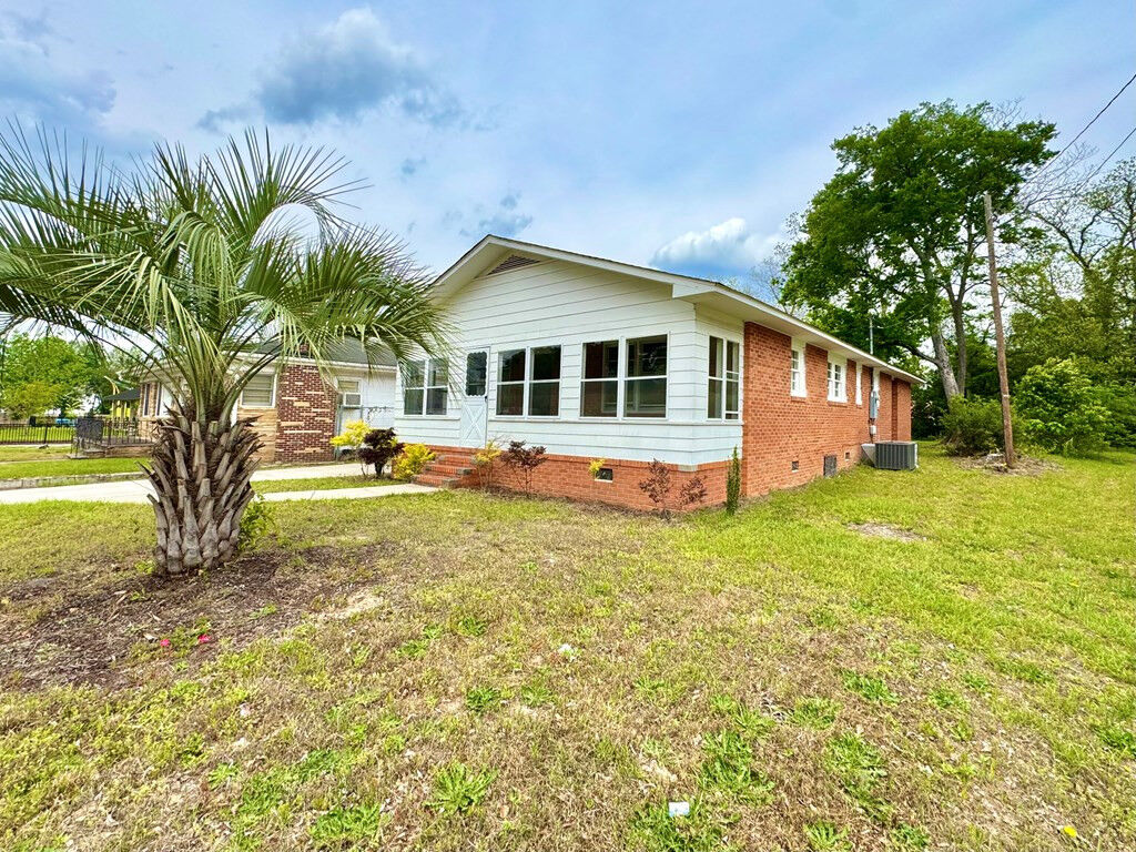 Property Photo: 703 Manning Avenue SC 29150