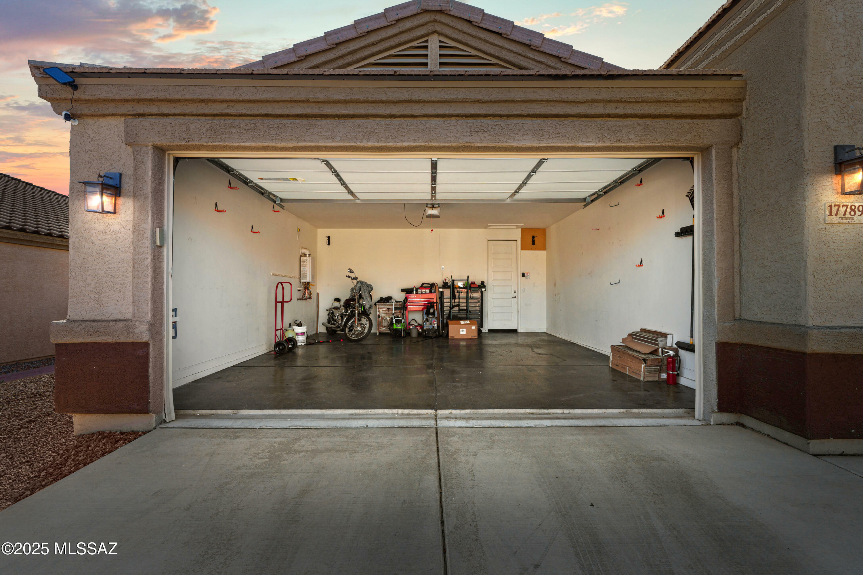 Property Photo: 17789 S Silent Meadows Path AZ 85629