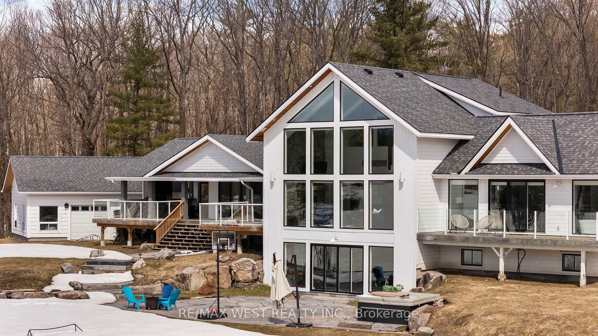 Property Photo: 1331 South Monck Drive 1 ON P1L 1W8