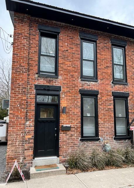Photo de la propriété:  42 Margaret Street  ON L1A 1Y3 