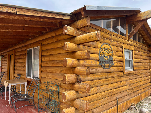 Property Photo: 203 Longhorn Dr UT 84654