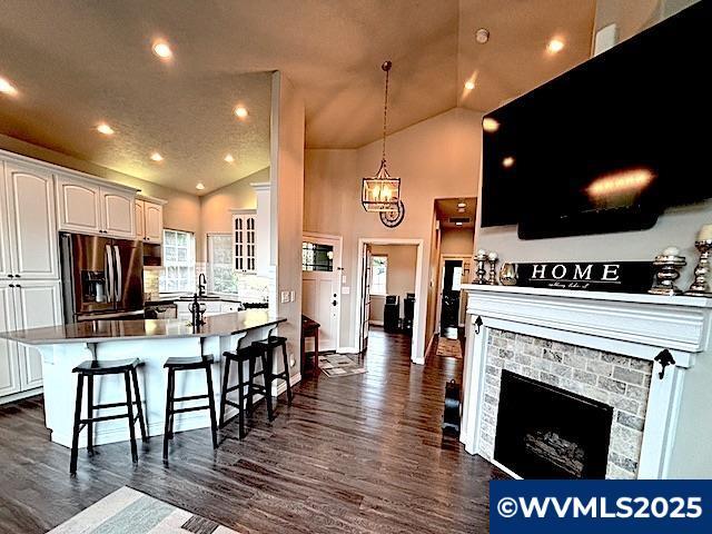 Property Photo:  696 Eisenhower Dr NW  OR 97304 