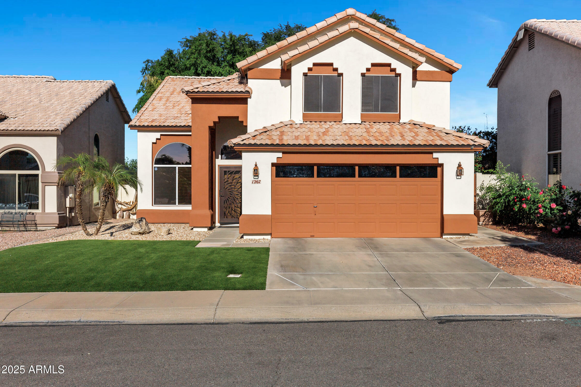 Property Photo: 1267 E Chicago Circle AZ 85225