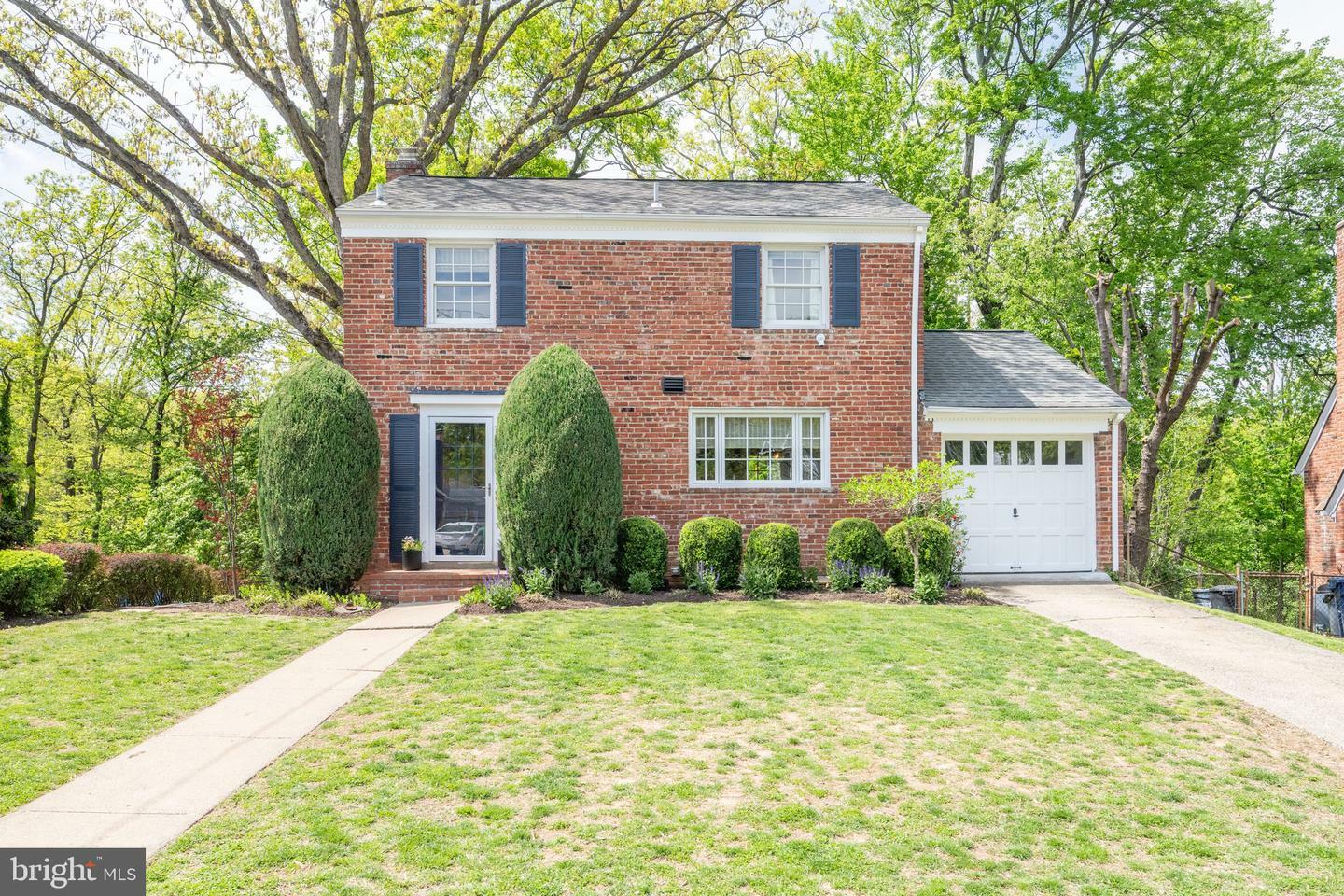 Property Photo: 3200 Holly Street VA 22305