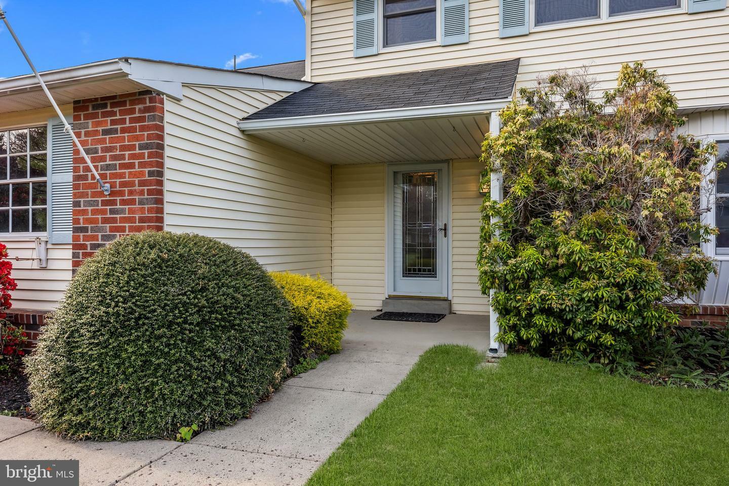 Property Photo: 220 Mimosa Lane PA 19040
