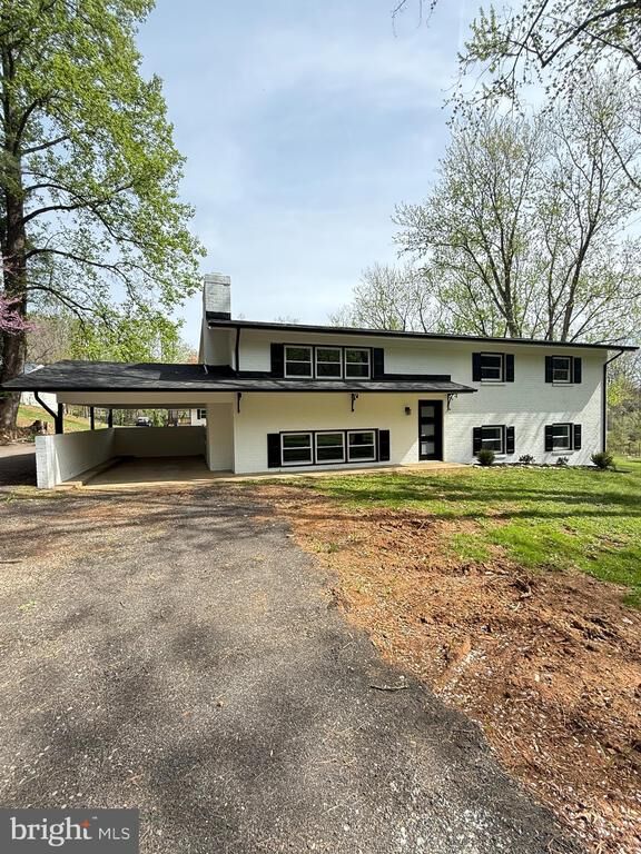 Property Photo:  5388 Dumfries Rd  VA  