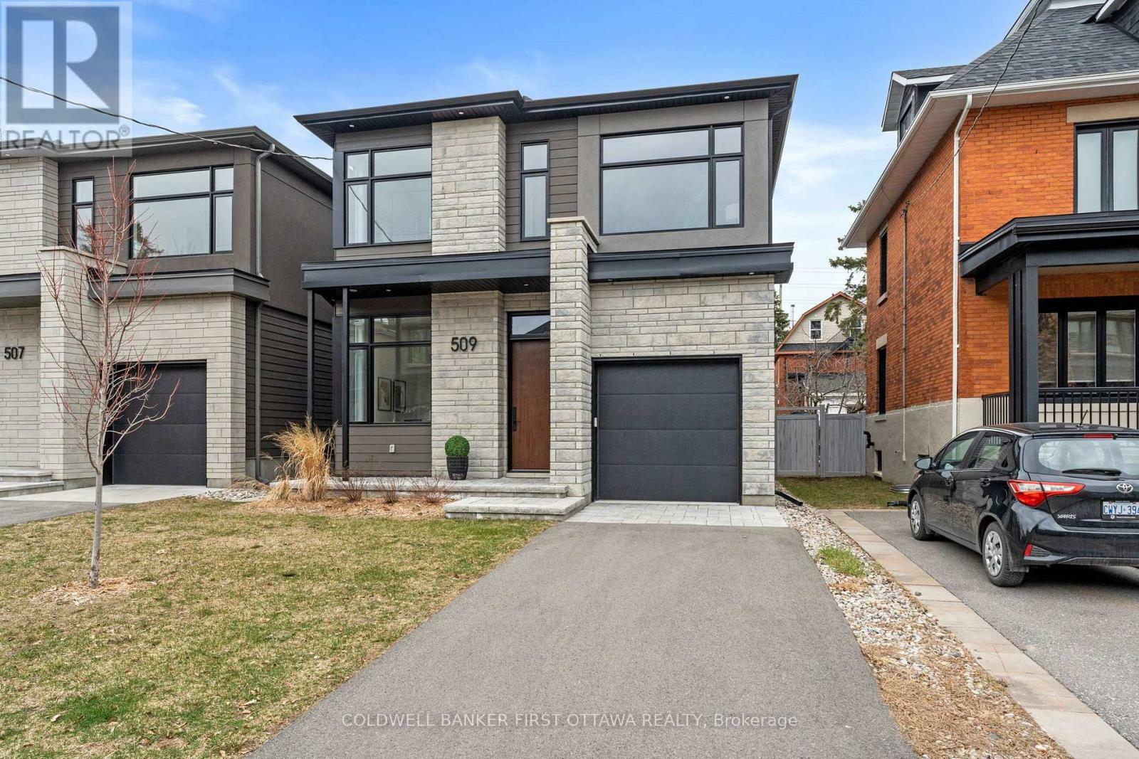 Property Photo: 509 Edison Avenue ON K2A 1V3