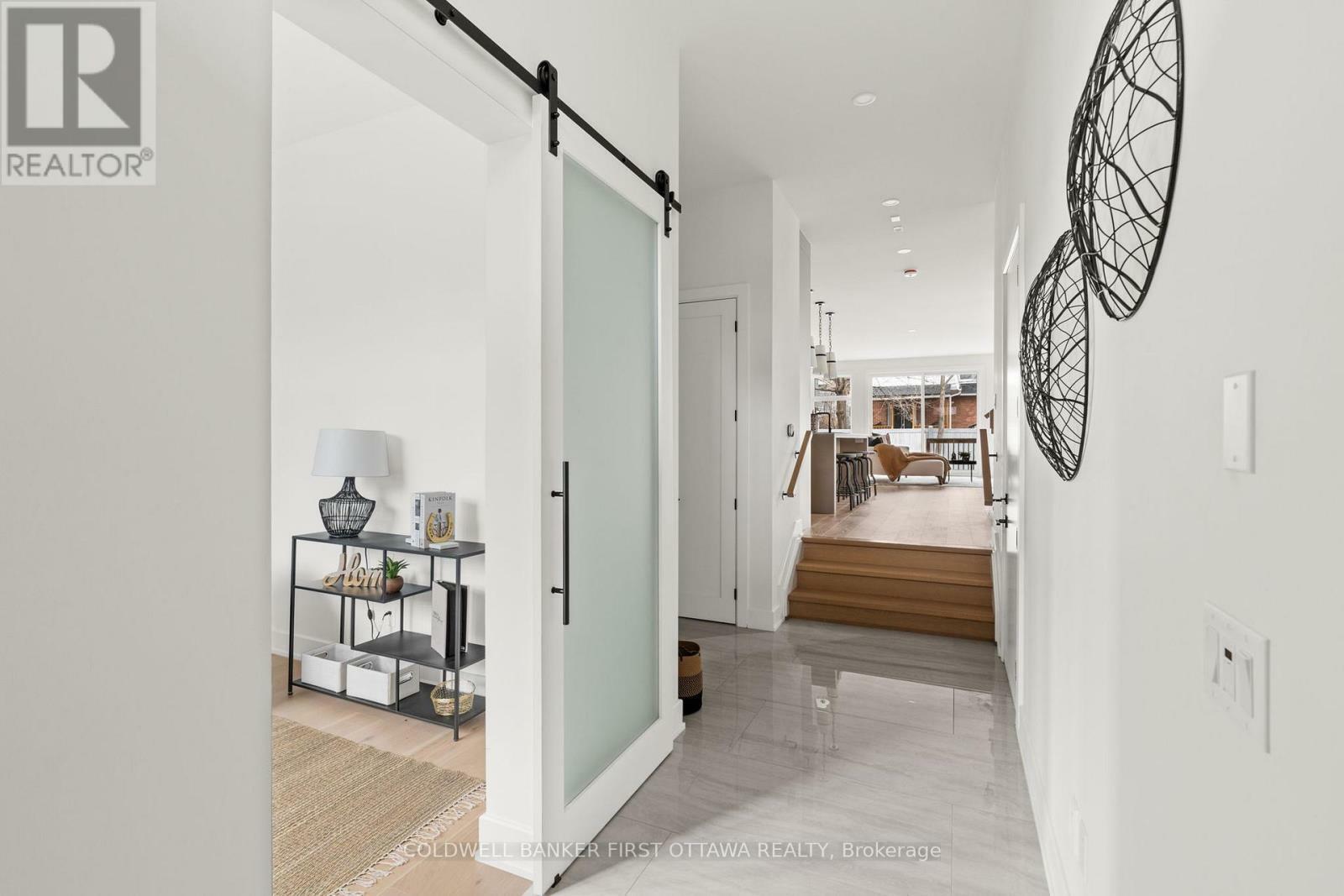 Property Photo: 509 Edison Avenue ON K2A 1V3