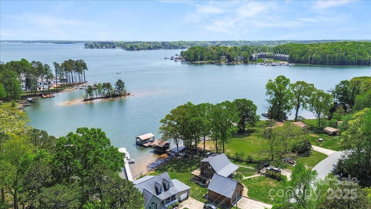 Property Photo: 13 Normandy Road NC 28037