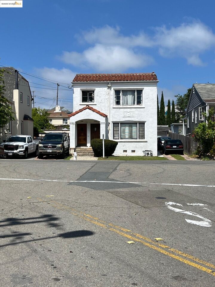 Property Photo:  1342 E 31st St  CA 94602 