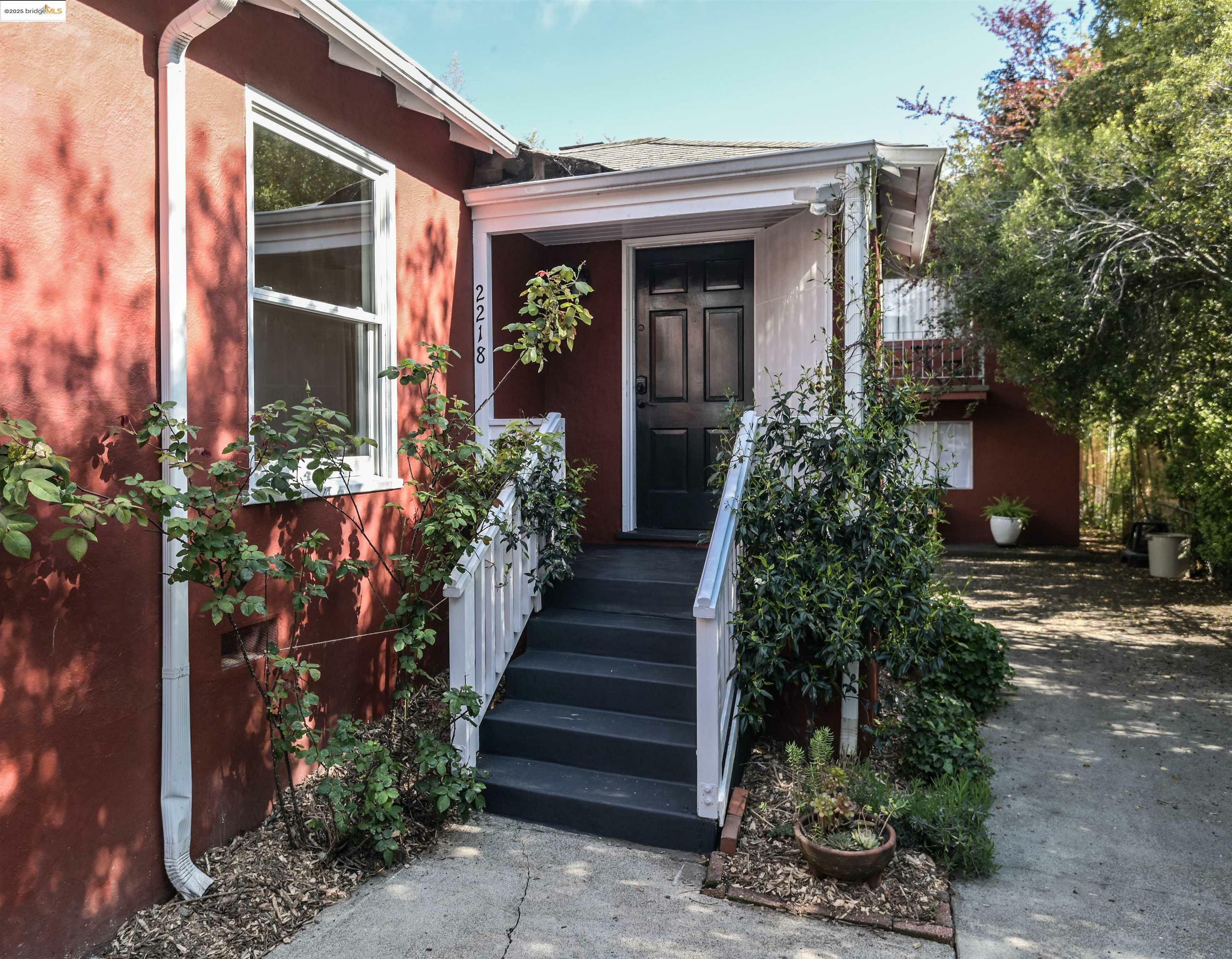 2218 Parker St  Berkeley CA 94704 photo