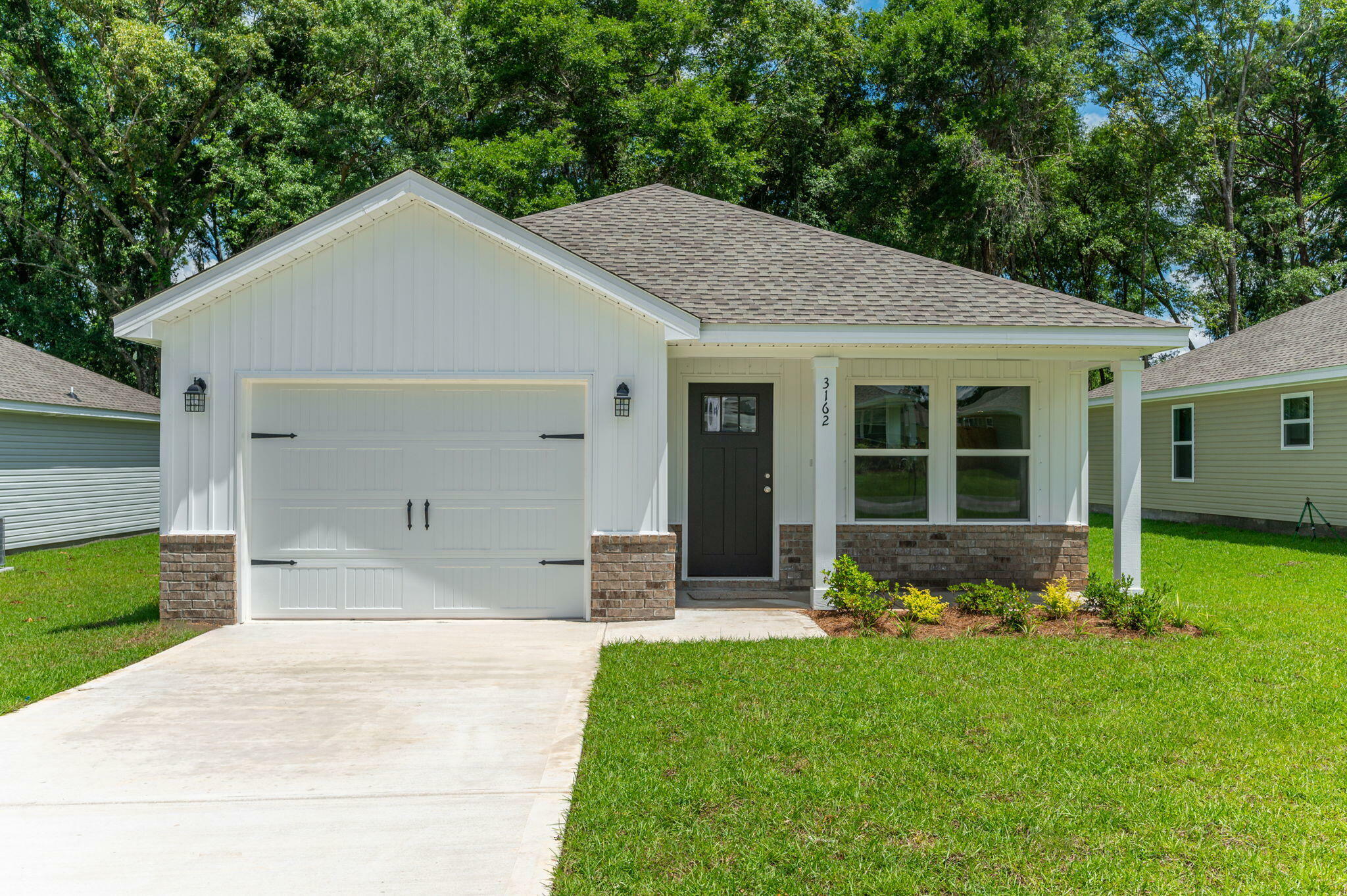 Property Photo: 508 Lee Avenue FL 32539