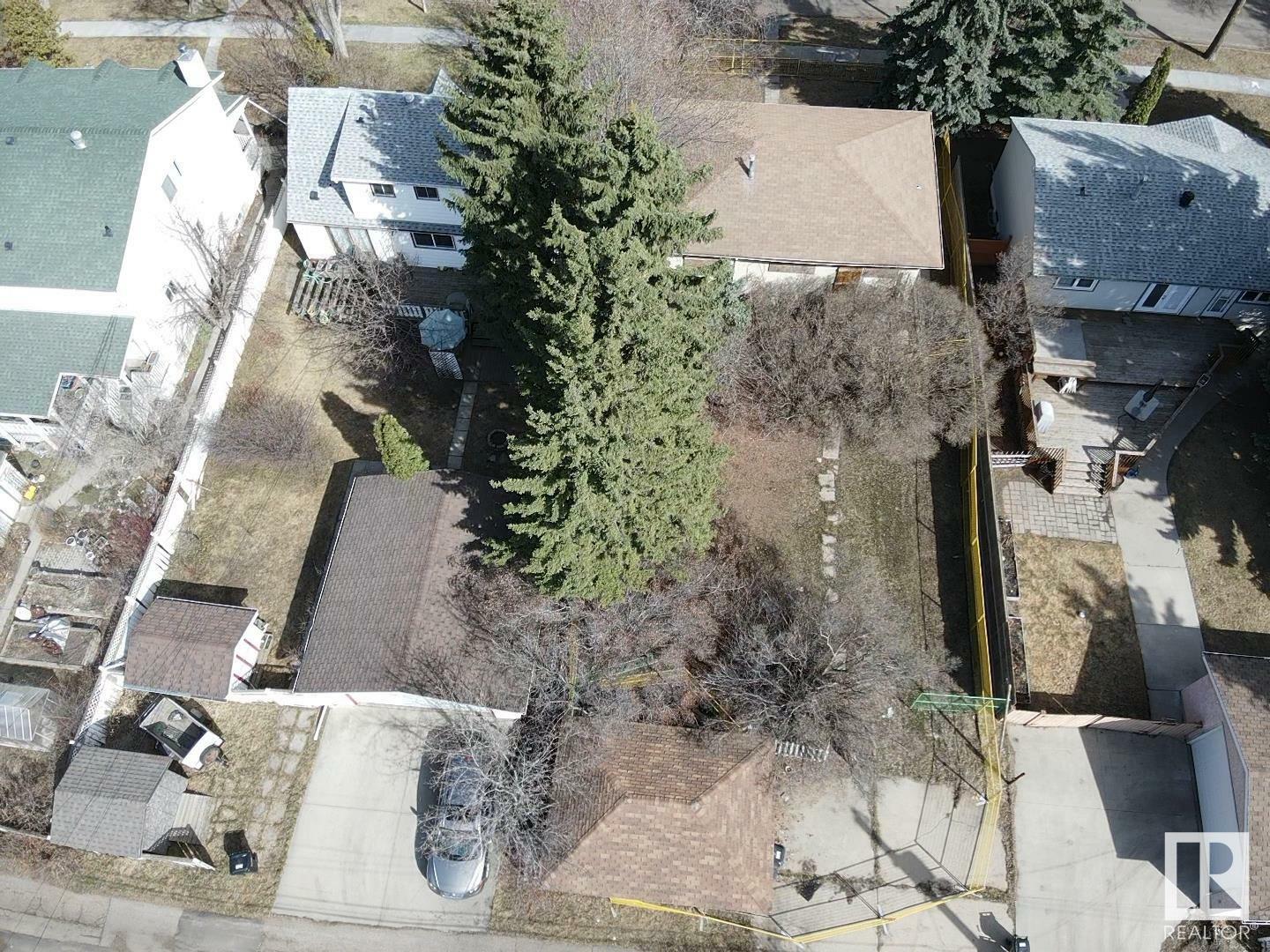 Property Photo: 11544 140 Street NW AB T5M 1S7