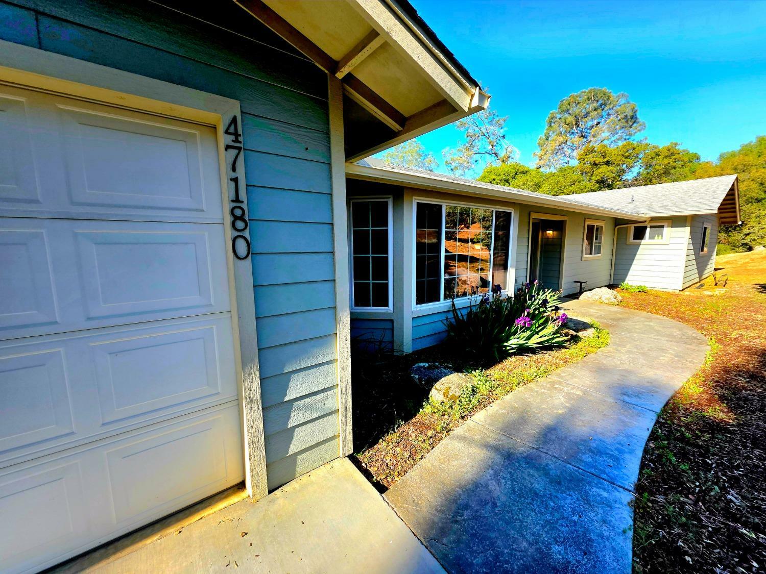 Property Photo: 47180 Lookout Mountain Drive CA 93614