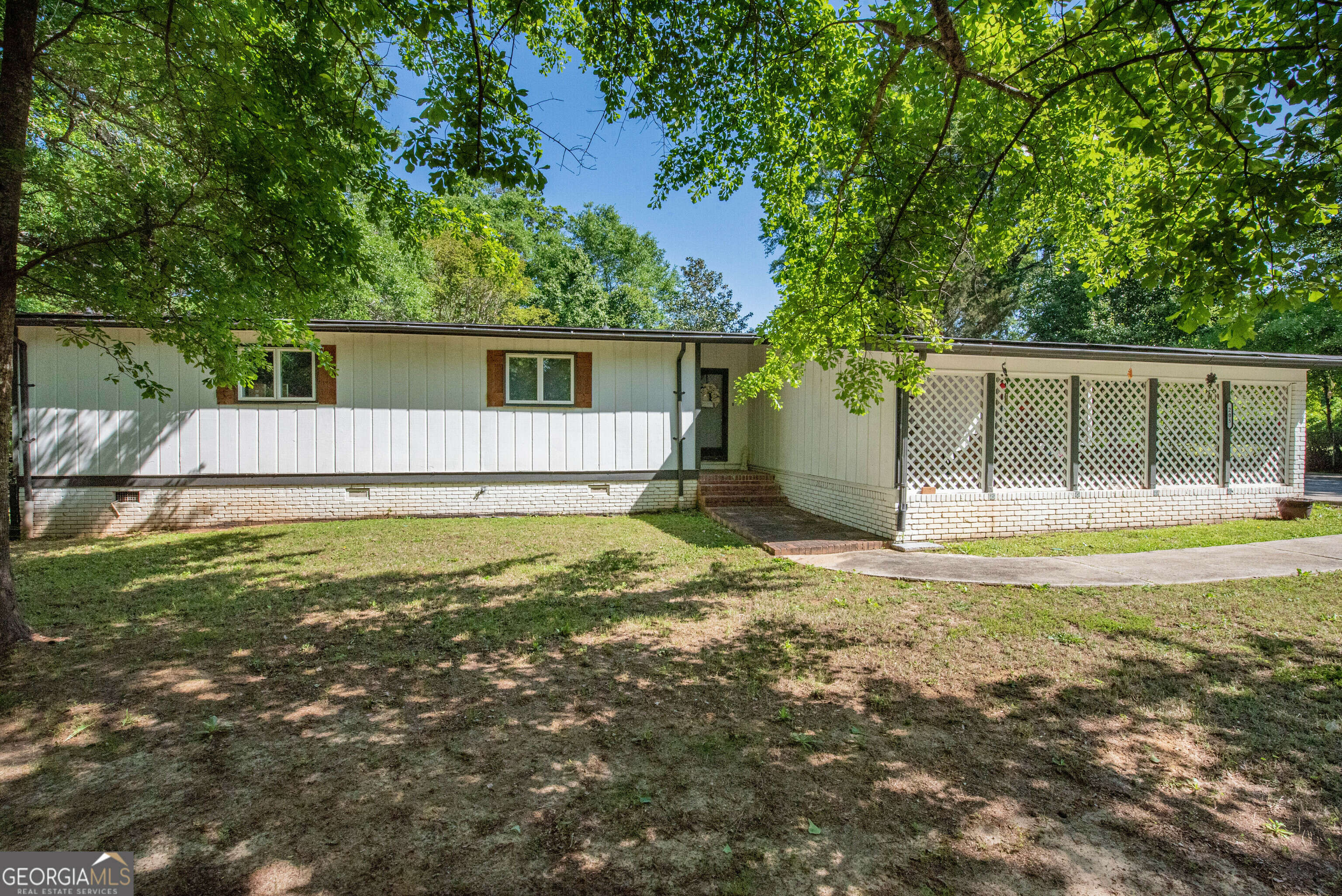 Property Photo: 205 Lake Placid Drive GA 31005