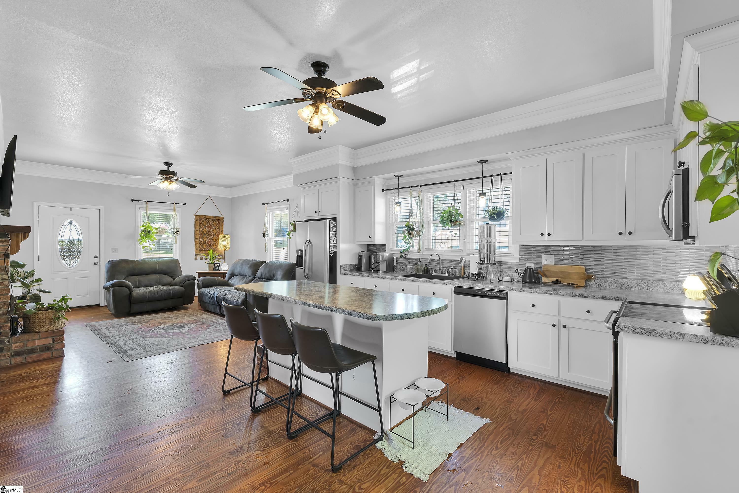 Property Photo:  425 River Street  SC 29329 
