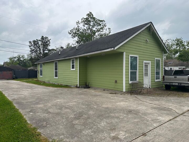 Property Photo: 8718 Brannon Street TX 77093