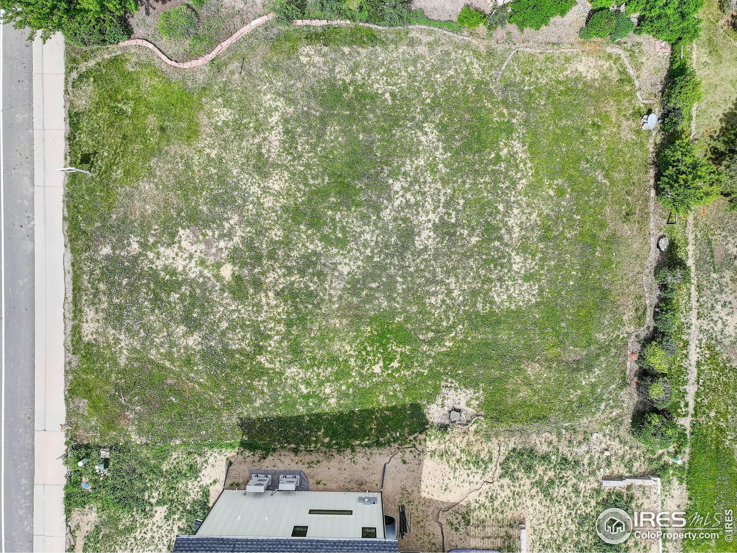 Property Photo: 1136 W Enclave Cir CO 80027