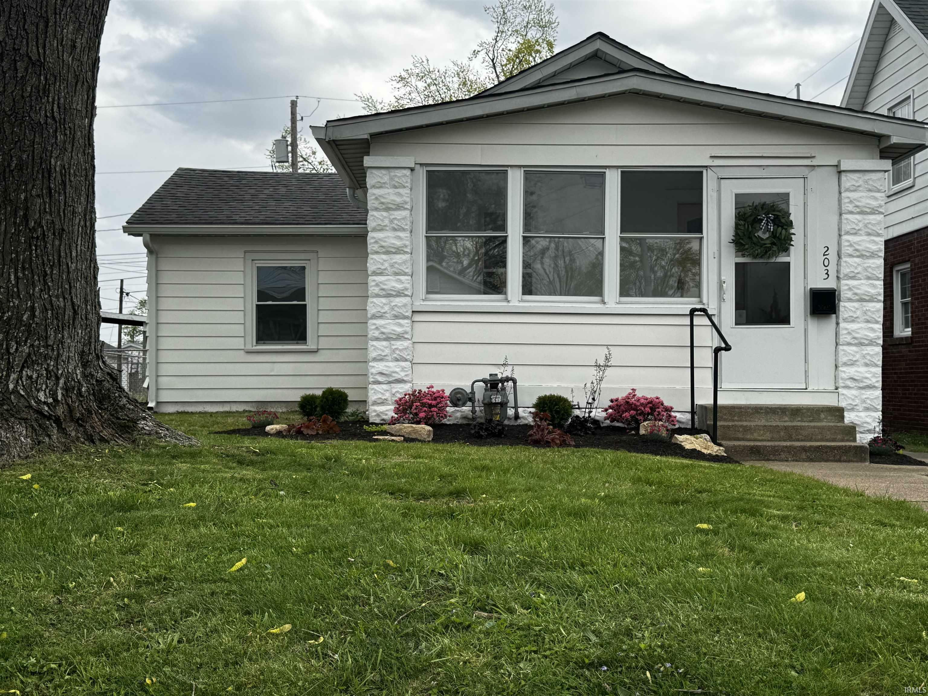 Property Photo:  203 Van Dusen Avenue  IN 47711 