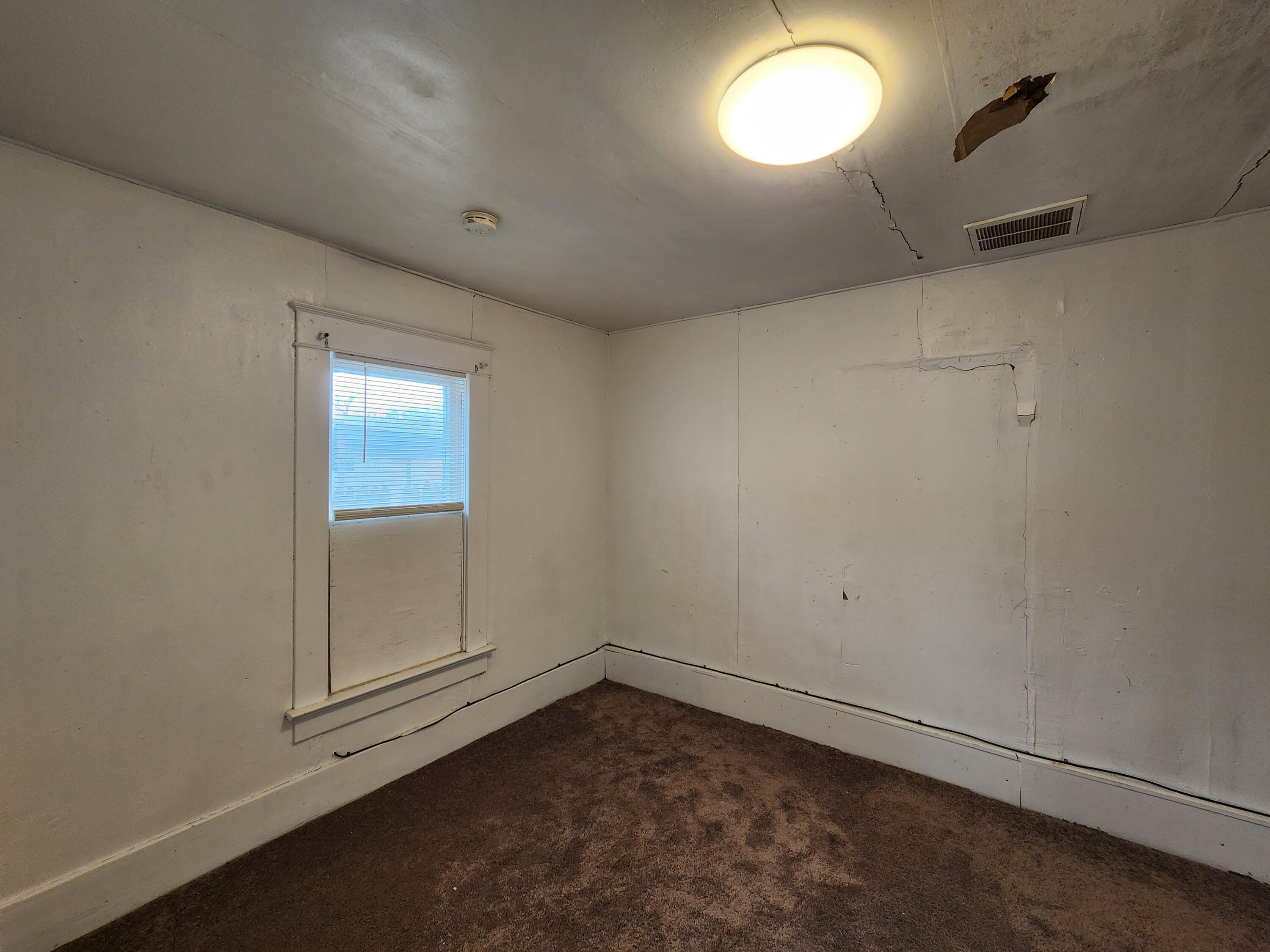 Property Photo: 911 Ave. E Street TX 79311