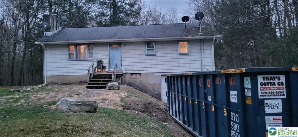 Property Photo:  2140 Timber Lake Drive  PA 18347