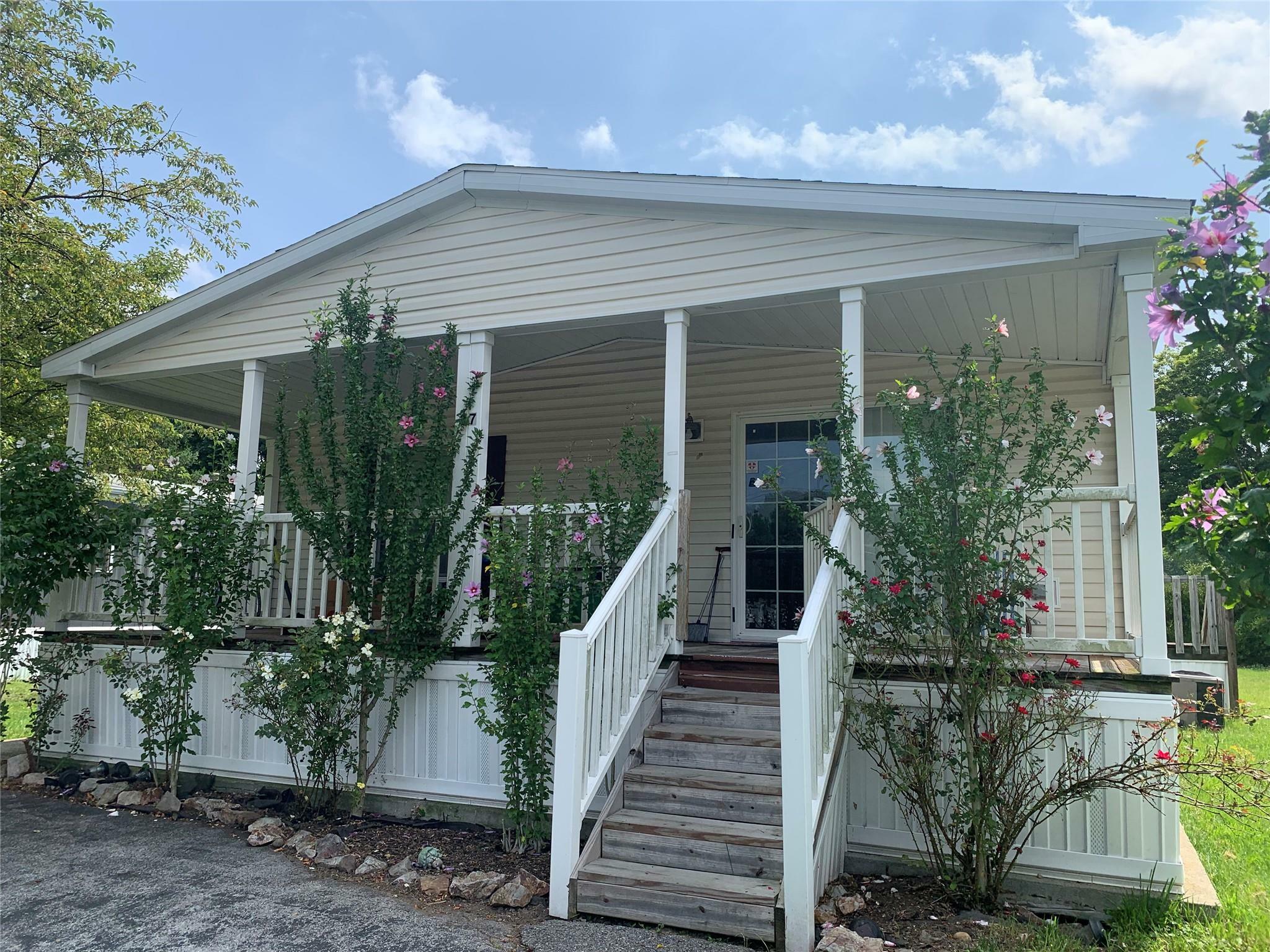 Property Photo:  37 East Avenue  NY 10992 
