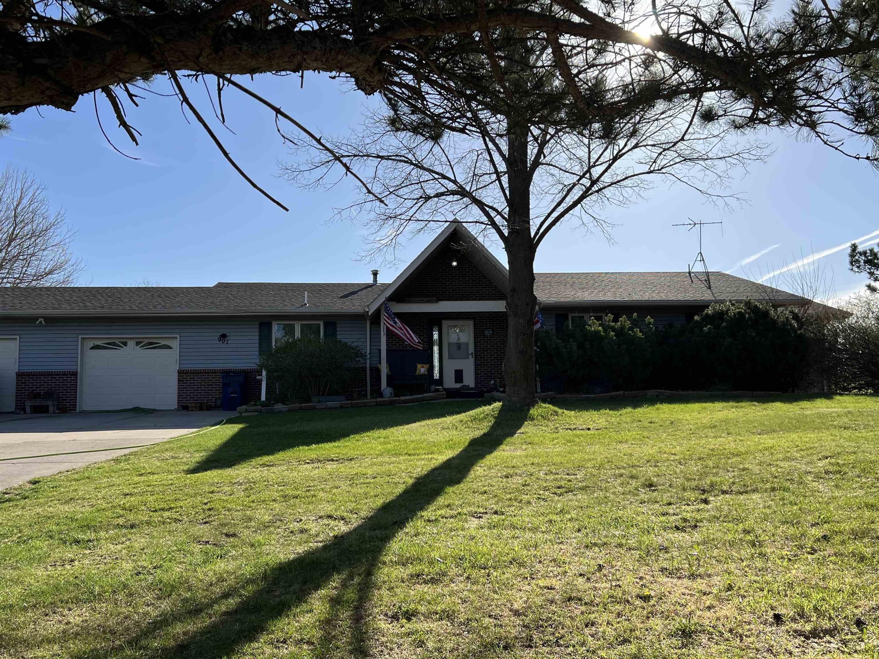 Property Photo: 901 Sioux Lane NE 69101