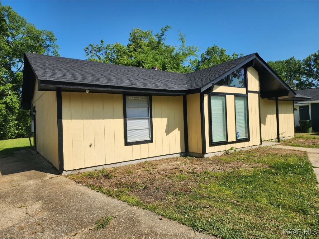 Property Photo: 6033 Oakleigh Road AL 36116