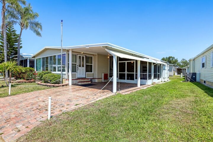 Property Photo:  2100 Kings Highway 1038  FL 33980 