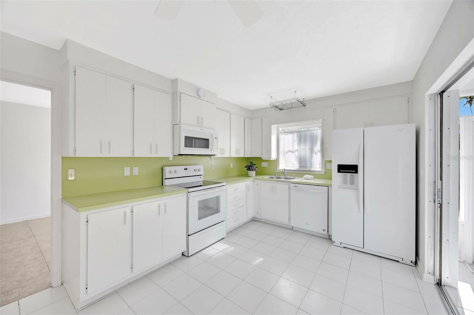 Property Photo: 13850 Sunset Drive FL 33774