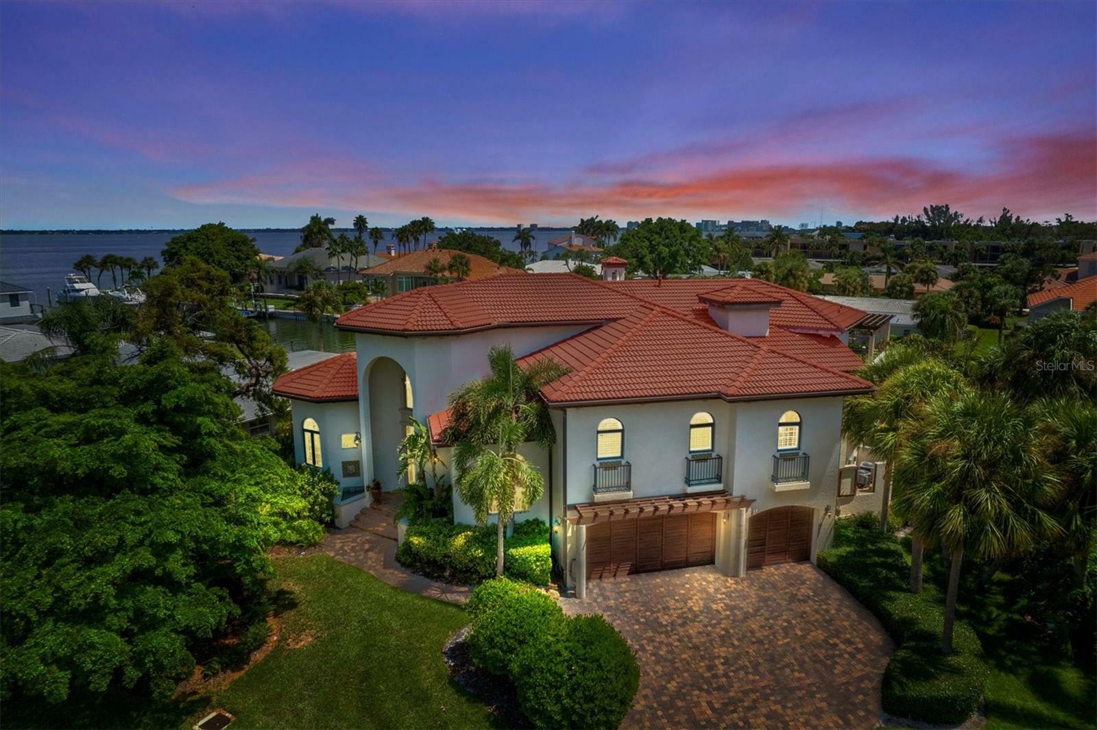 Property Photo: 524 Schooner Lane FL 34228