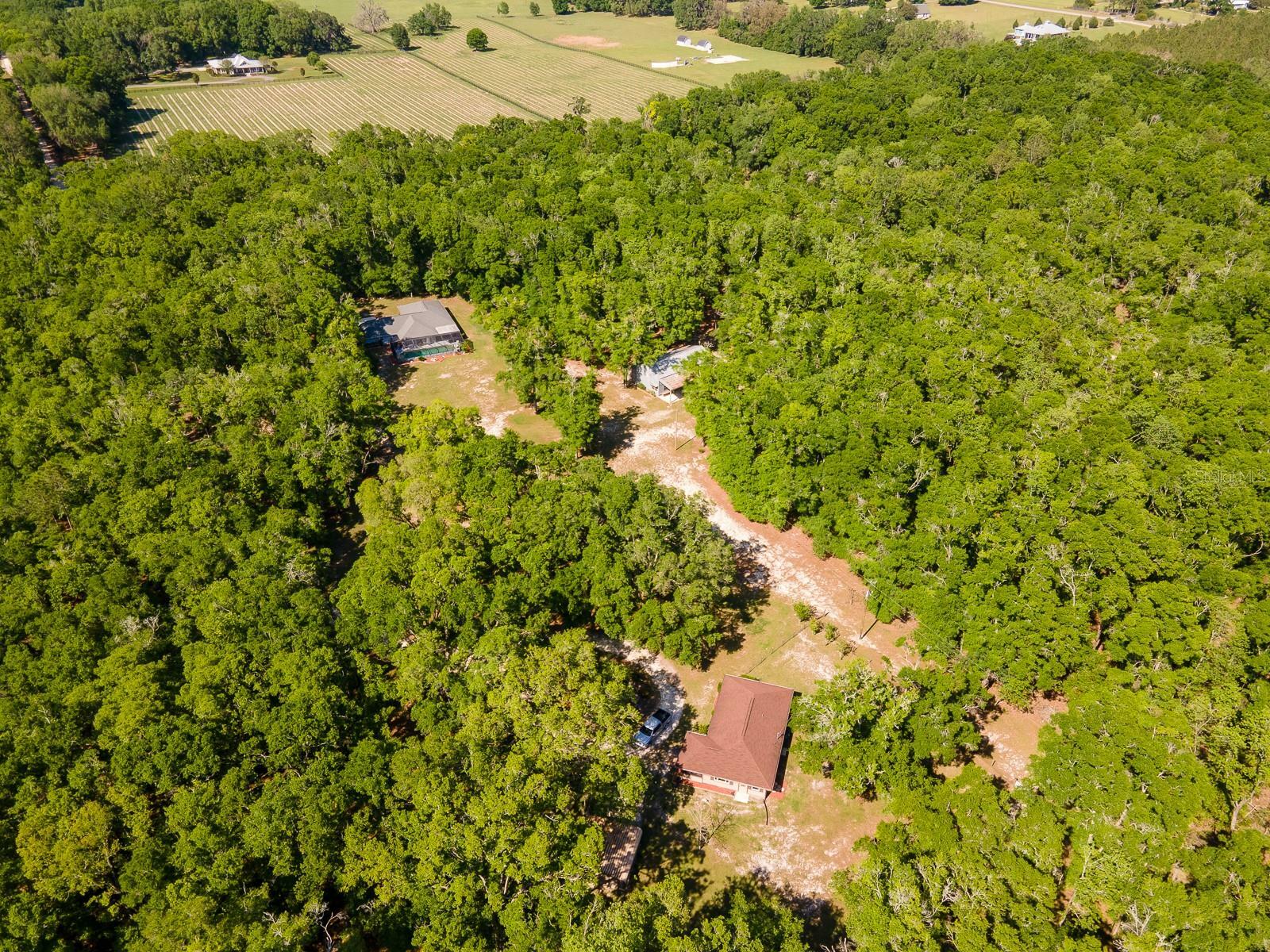 Property Photo: 23725 NW 142nd Avenue FL 32643