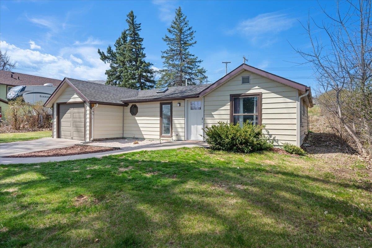 Property Photo: 1547 3rd Street SD 57785