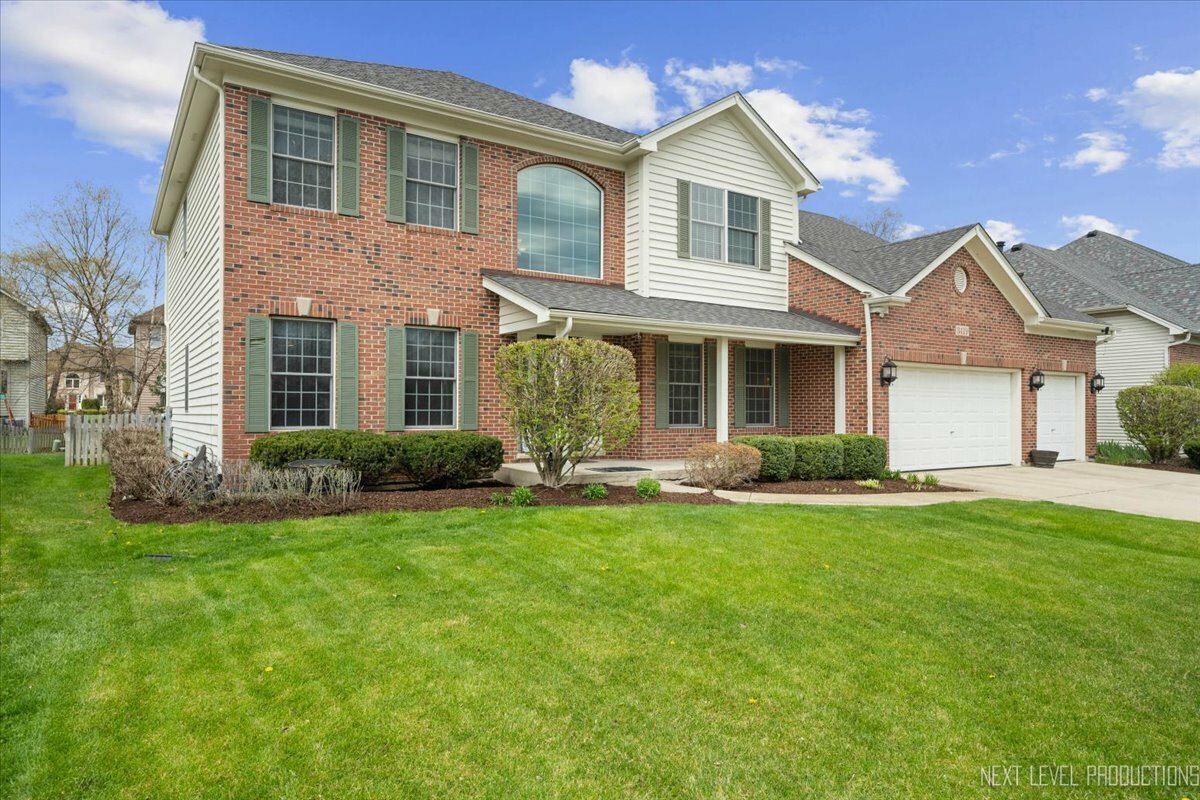 3419 Goldfinch Drive  Naperville IL 60564 photo