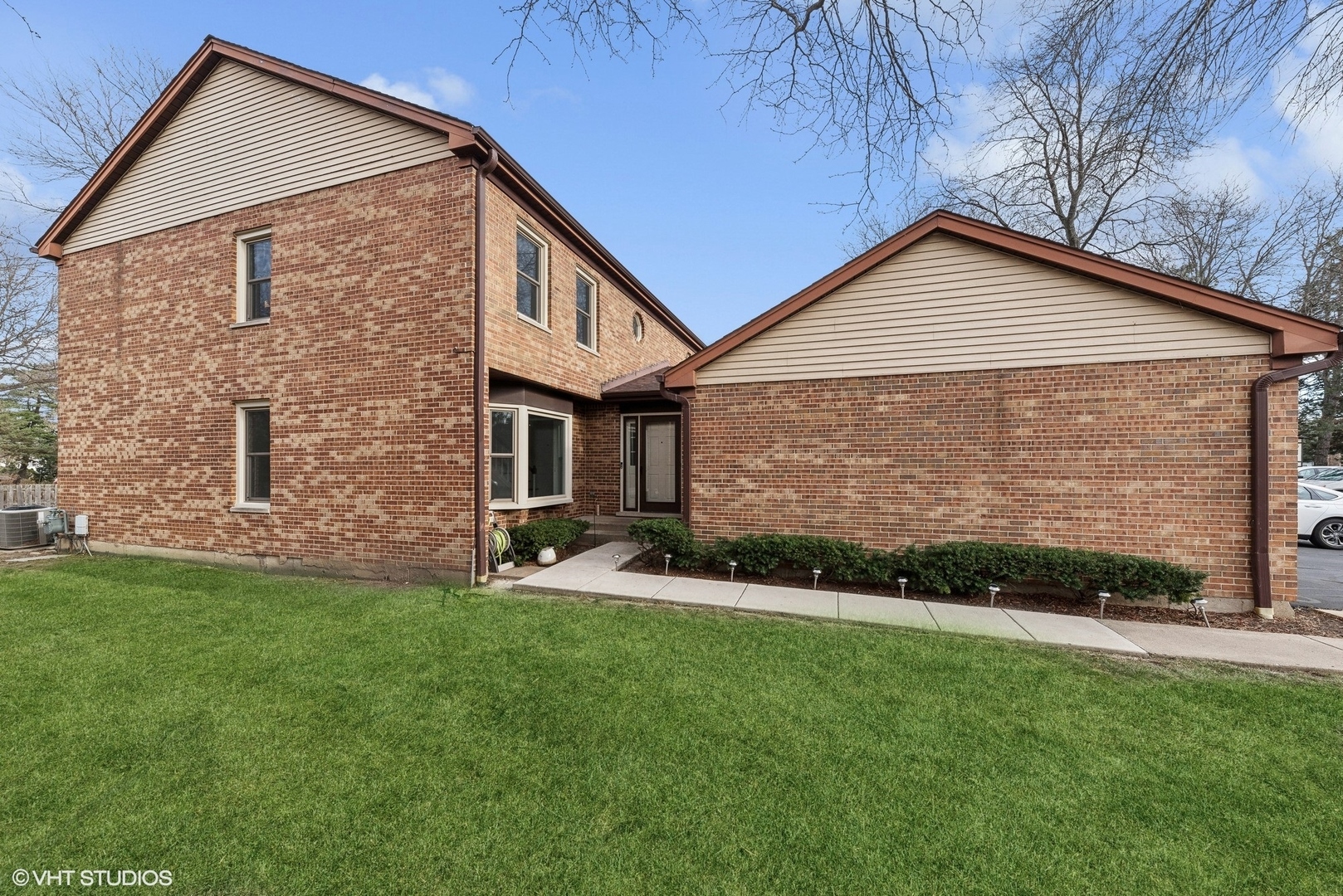 Property Photo:  1628 N Windsor Drive  IL 60004 