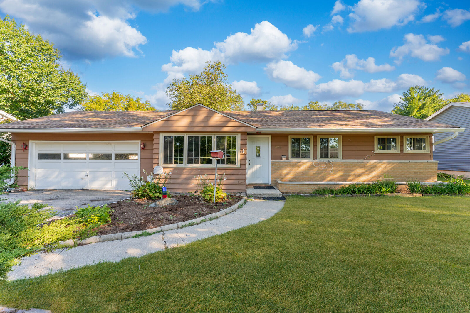 Property Photo: 435 Douglas Road IL 60510