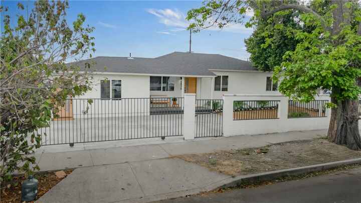 Property Photo:  8519 Wakefield Avenue  CA 91402 