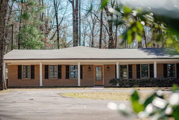 204 Country Club Road  Oxford MS 38655 photo