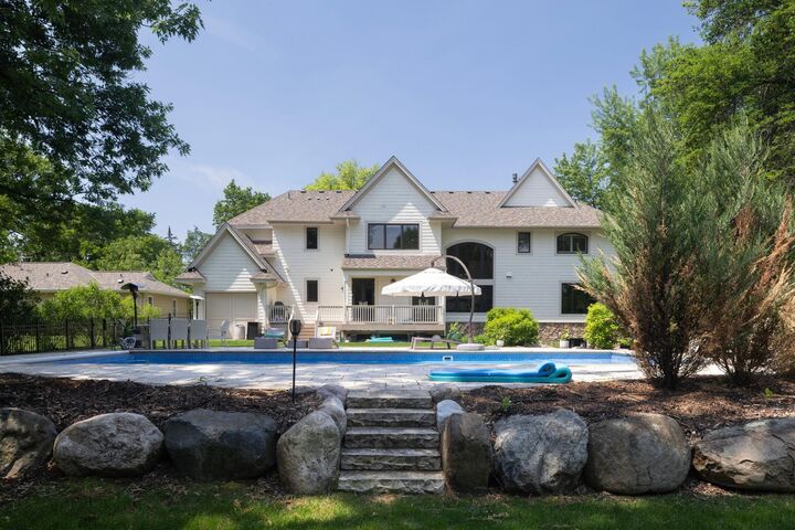 4913 W Sunnyslope Road  Edina MN 55424 photo