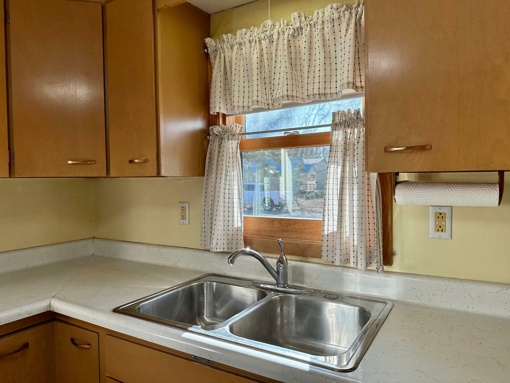 Property Photo: 685 Main Street W MN 56342