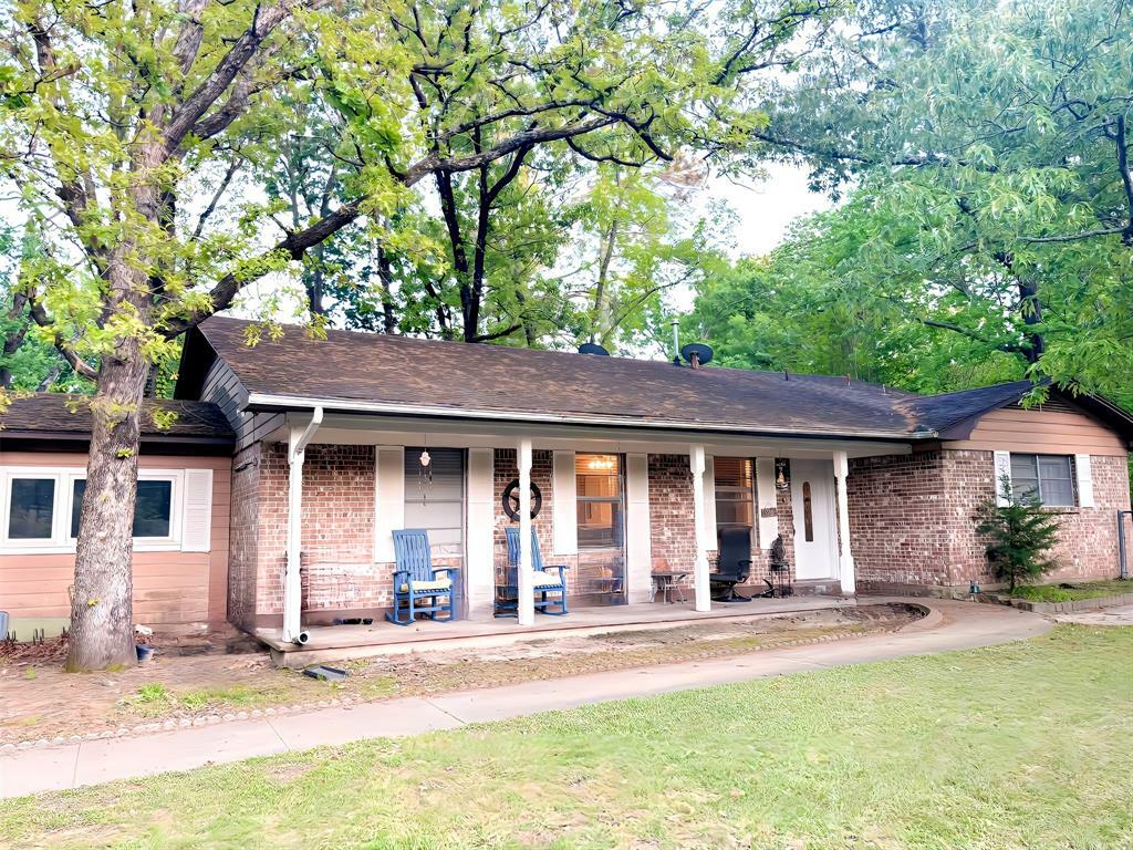Property Photo: 1150 Clay Street TX 75103