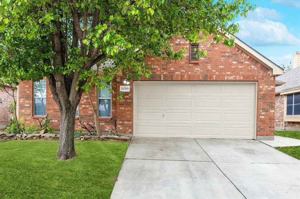 Property Photo: 11709 Netleaf Lane TX 76244
