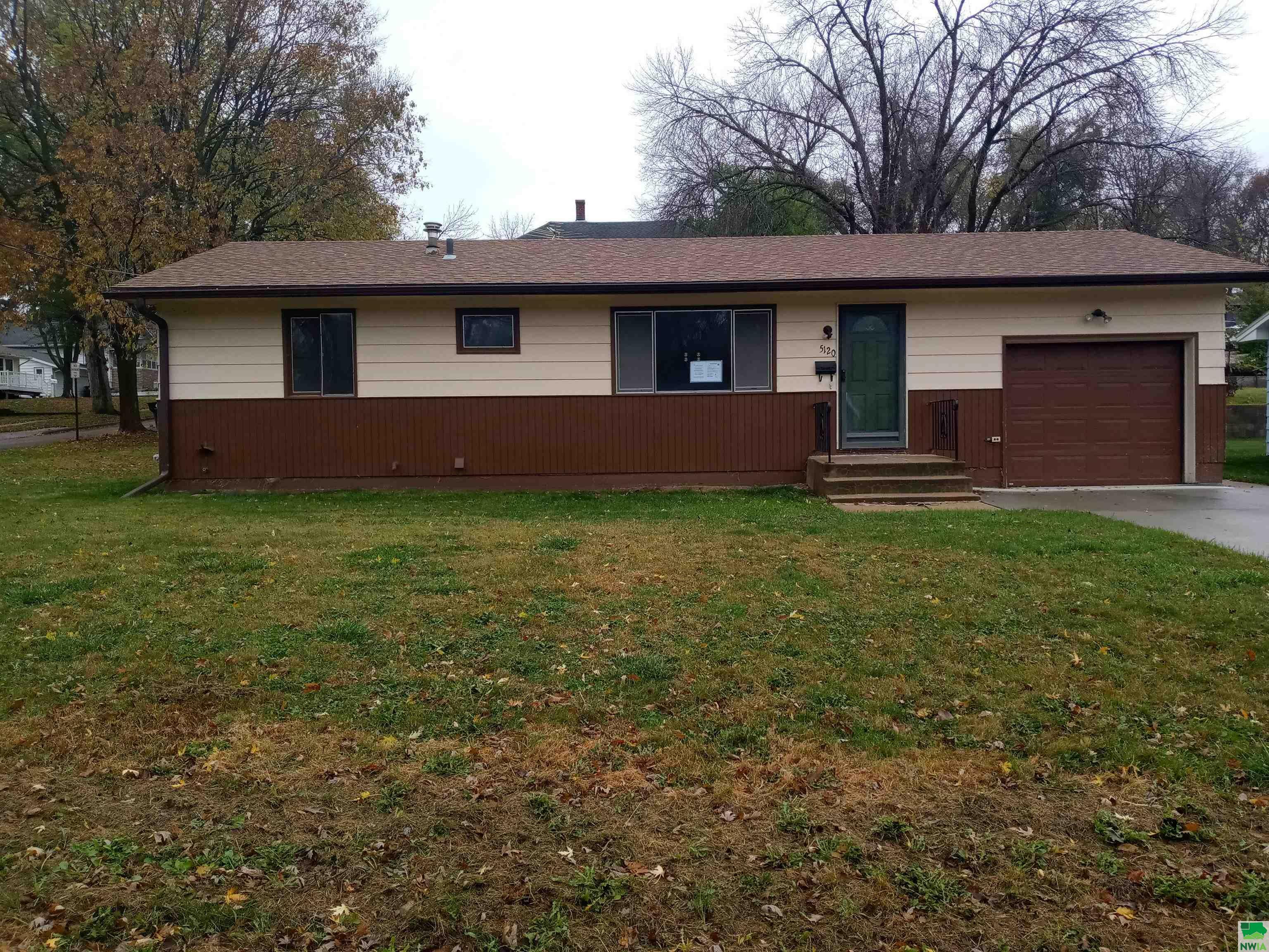 Property Photo: 5120 Garretson Ave IA 51106