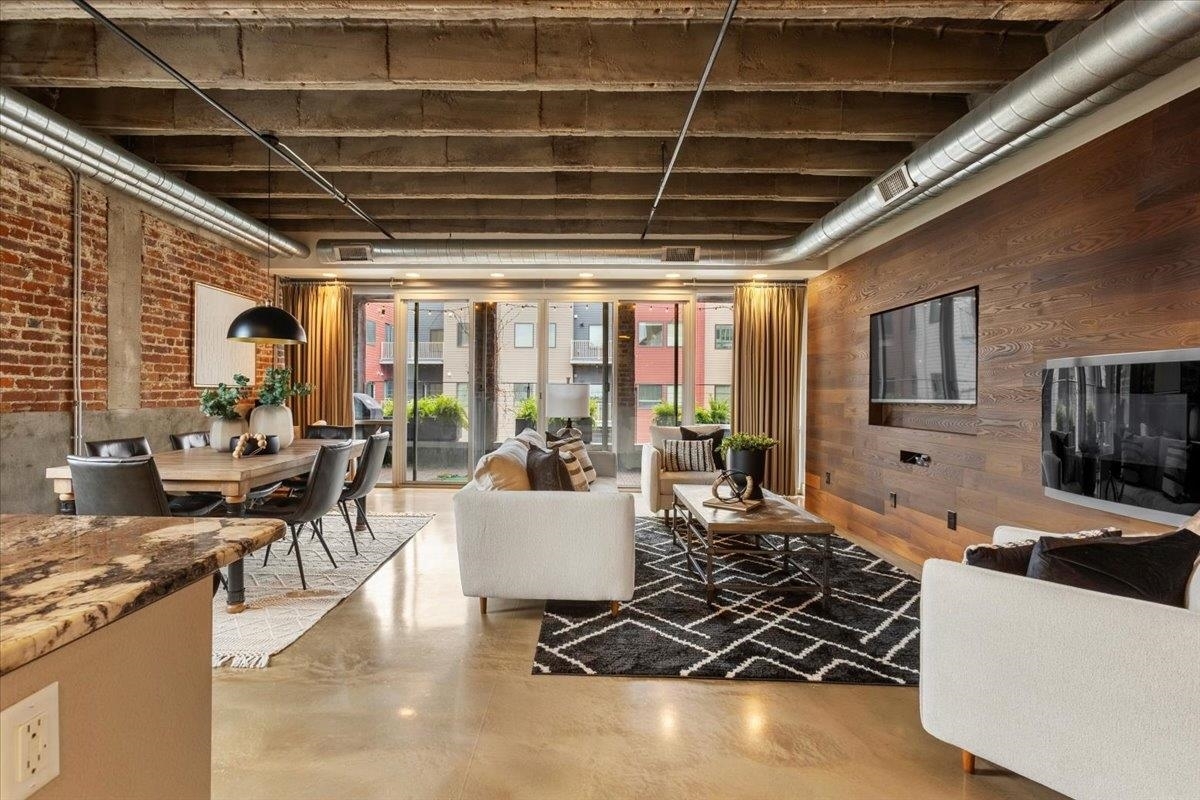 Property Photo: 1502 Jones Street 409 NE 68102