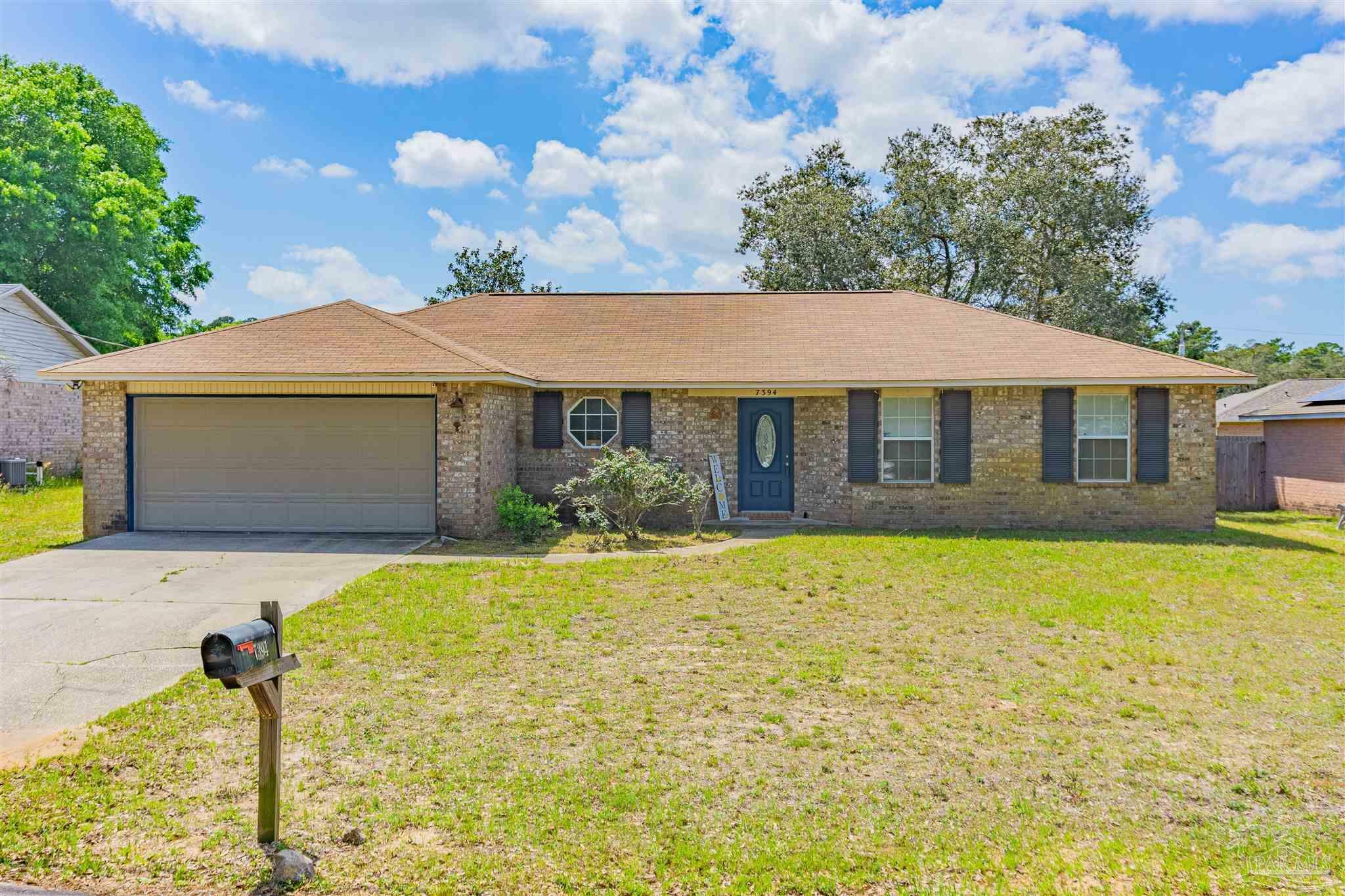 Property Photo: 7394 Calle Ln FL 32566